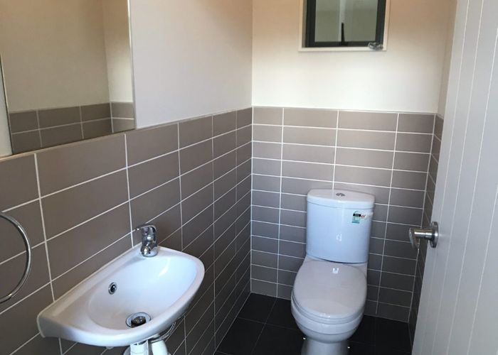  at 28b Roberts Road, Glenfield, North Shore City, Auckland