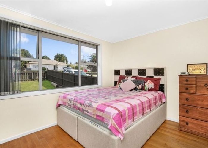  at 8 Thompson Terrace, Manurewa, Manukau City, Auckland