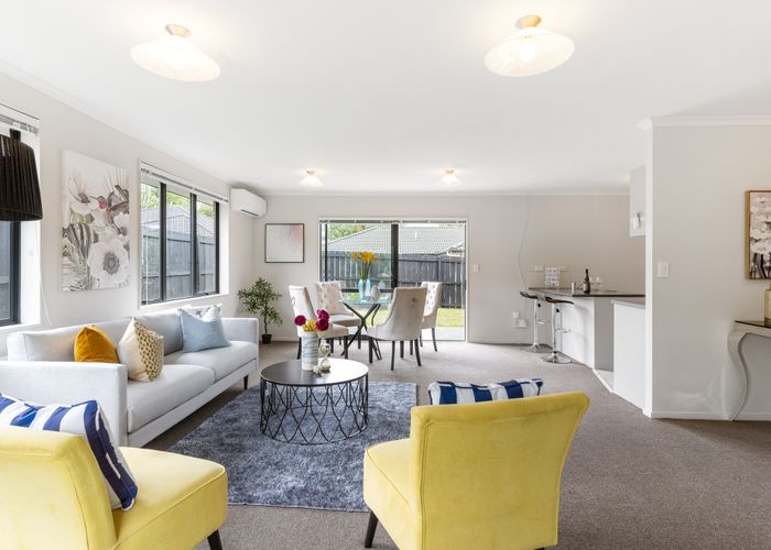  at 77 Mountain Road, Mangere Bridge, Auckland