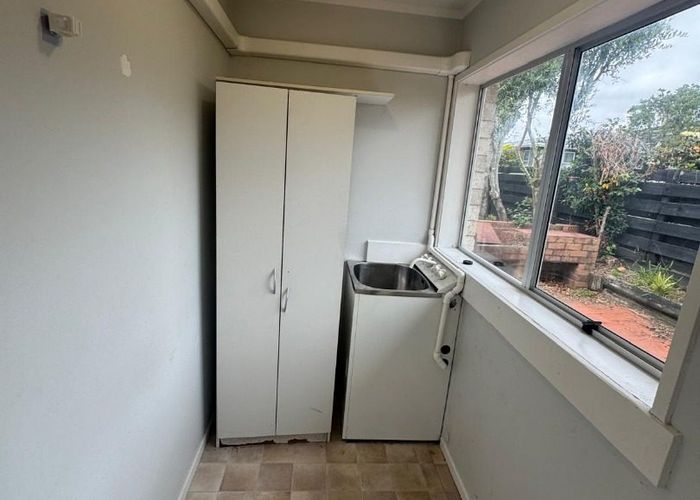  at 9A Levaut Place, Half Moon Bay, Manukau City, Auckland