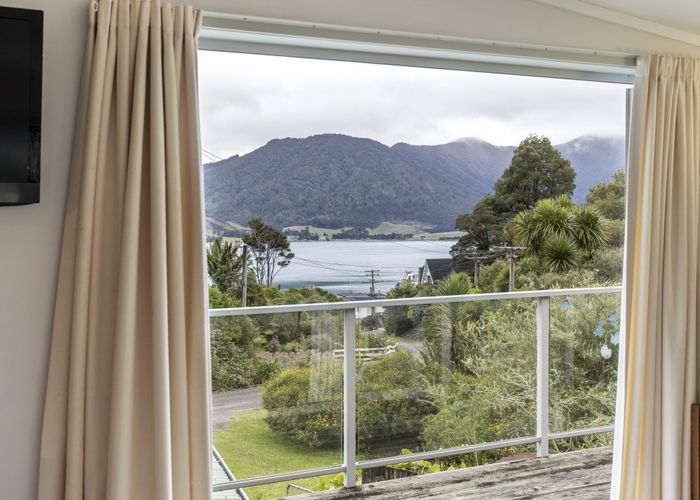  at 19 Sandy Bay Road, Black Rock