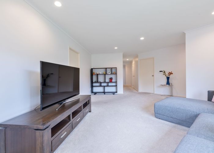  at 32 Lomas Way, Albany, North Shore City, Auckland