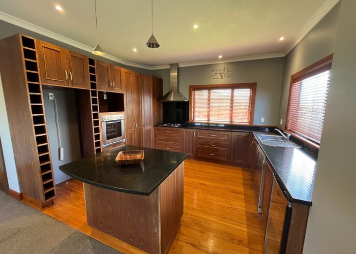 at 70 Parnell Heights, Kelvin Grove, Palmerston North, Manawatu / Whanganui