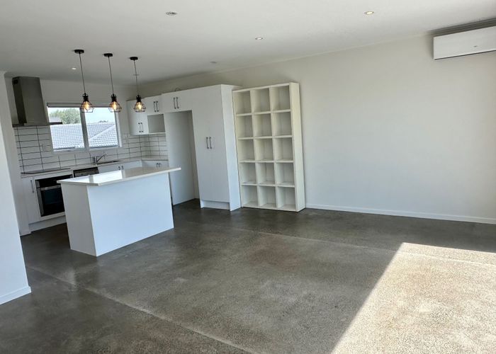  at 4/133 Shakespeare Road, Milford, North Shore City, Auckland