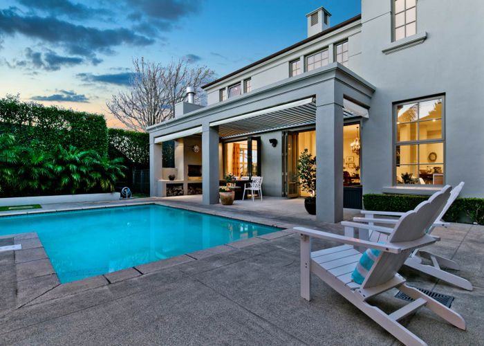  at 11 Thomas Hunter Lane, Greenhithe, Auckland