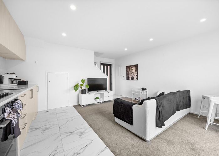  at 10/79 Taikata Road, Te Atatu Peninsula, Waitakere City, Auckland