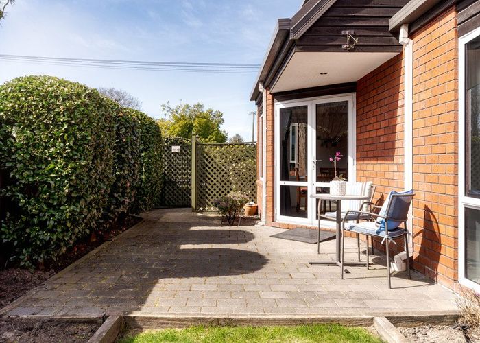 at 1/37 Avonhead Road, Avonhead, Christchurch
