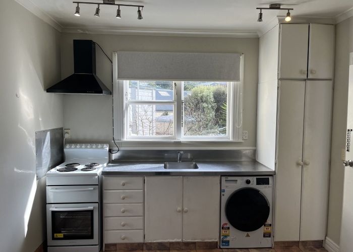  at Flat 5/218 Rintoul Street, Berhampore, Wellington, Wellington
