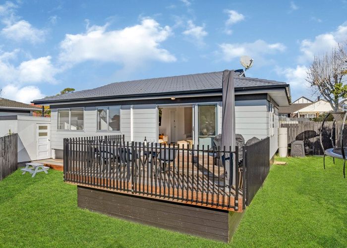  at 2/119 Pigeon Mountain Road, Half Moon Bay, Manukau City, Auckland