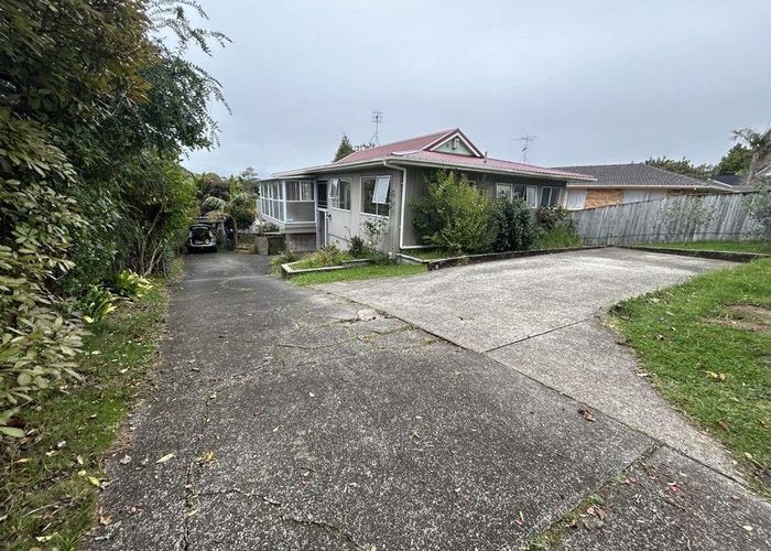 at 29  Meadowvale Avenue, Forrest Hill, North Shore City, Auckland