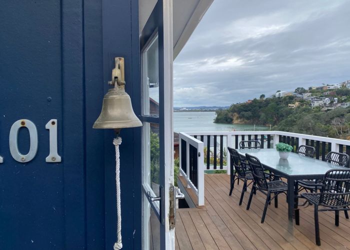  at 101 Island Bay Road, Beach Haven, Auckland