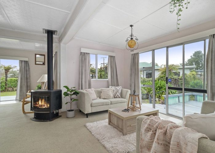  at 2 Holden Avenue, Holdens Bay, Rotorua, Bay Of Plenty