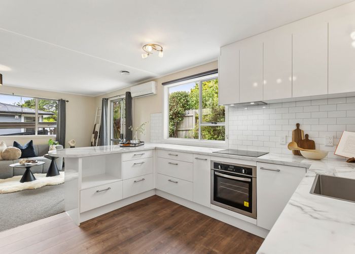  at 10 Kawaka Street, Titirangi, Waitakere City, Auckland