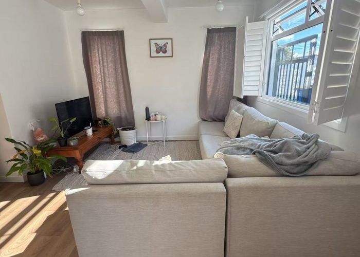  at 12a Bayview Road, Hauraki, North Shore City, Auckland
