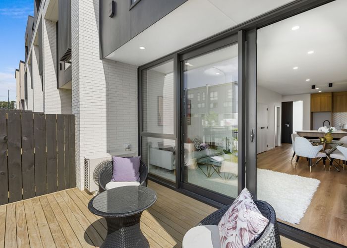  at 5/239 Flat Bush School Road, Flat Bush, Manukau City, Auckland