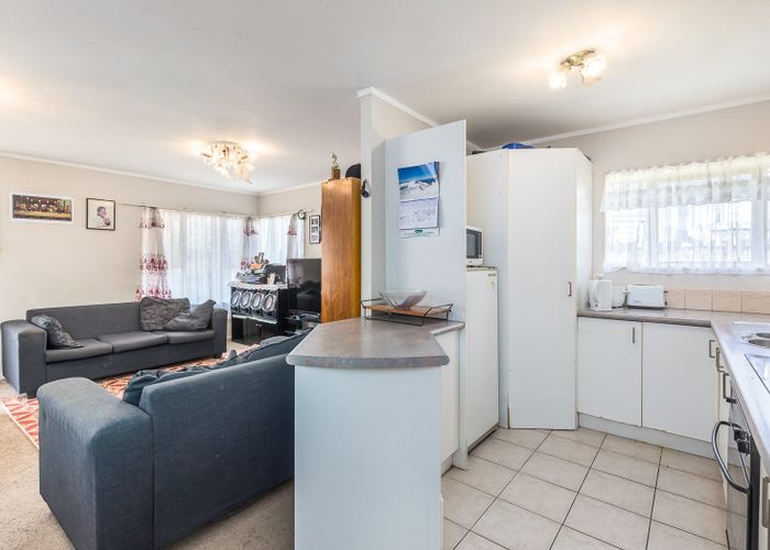  at 2/29 Earlsworth Road, Mangere East, Manukau City, Auckland