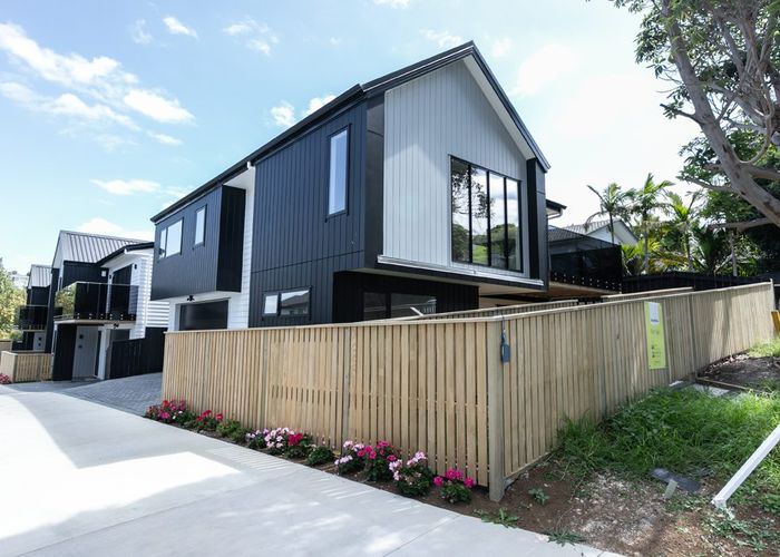  at 15A Lavery Place, Sunnynook, North Shore City, Auckland