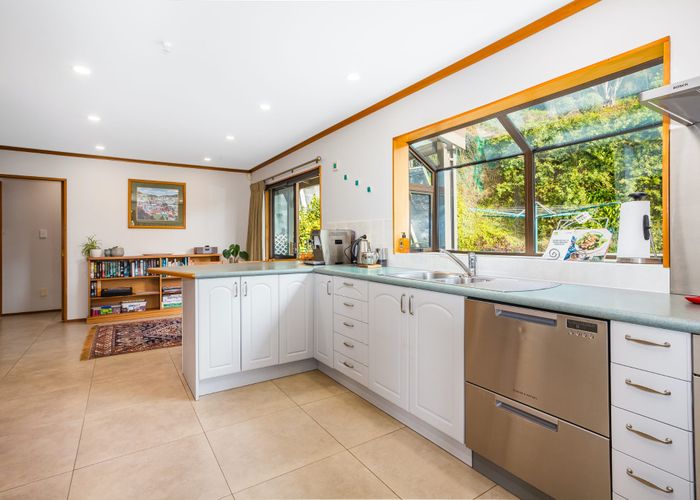  at 34 Albatross Close, Whitby, Porirua