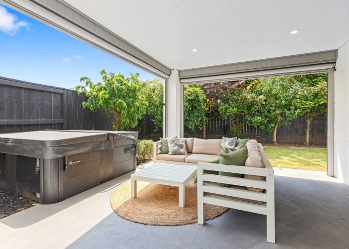  at 21 Kahuparere Crescent, Pyes Pa, Tauranga