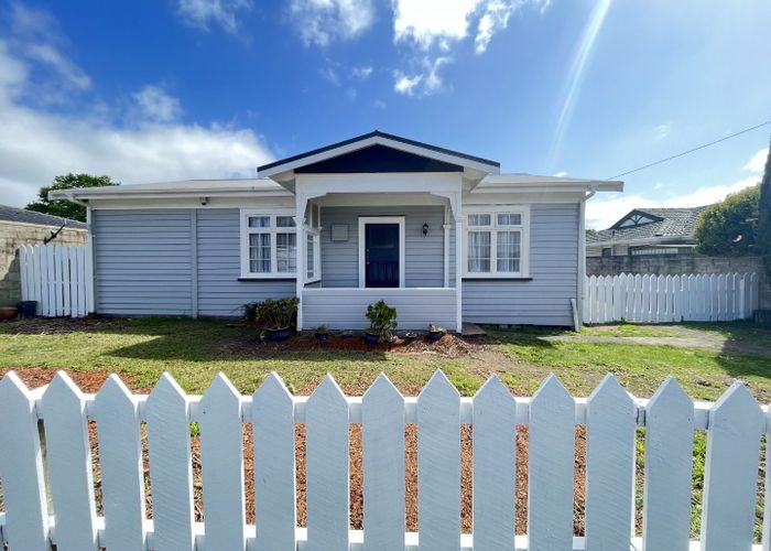  at 1/2 Onslow Road, Papakura, Auckland
