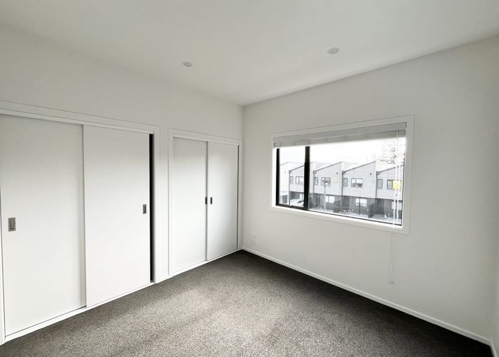  at 27/28 Westgate Drive, Westgate, Waitakere City, Auckland