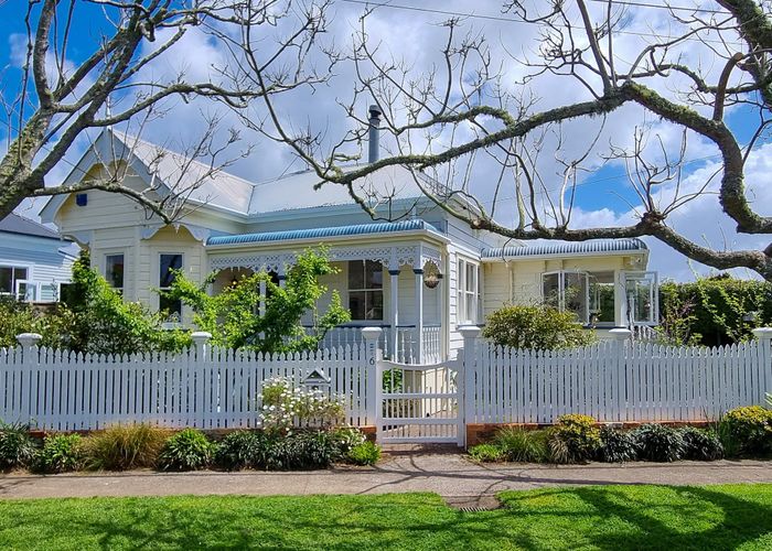  at 6 Eton Avenue, Devonport, Auckland