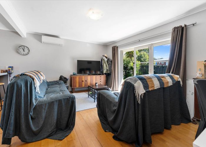  at 2/23A Becroft Drive, Forrest Hill, North Shore City, Auckland