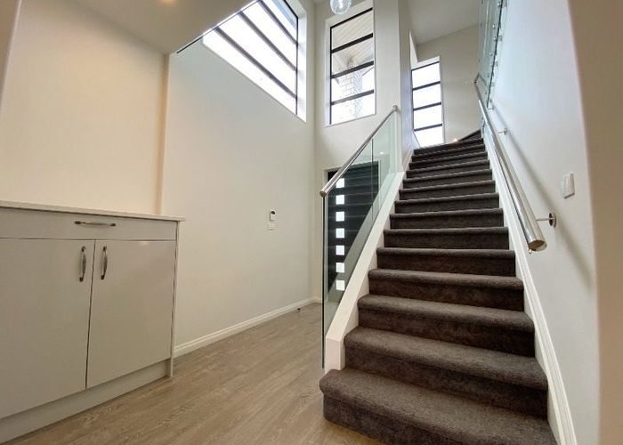  at 42 McWhirters Farm Lane, Massey, Waitakere City, Auckland