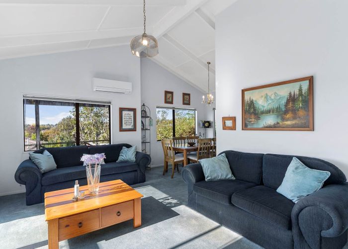  at 2/31 Glenview Road, Glen Eden, Auckland
