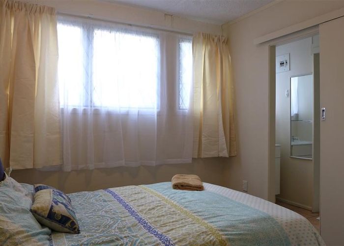  at 3 Mountain Road, Mount Wellington, Auckland