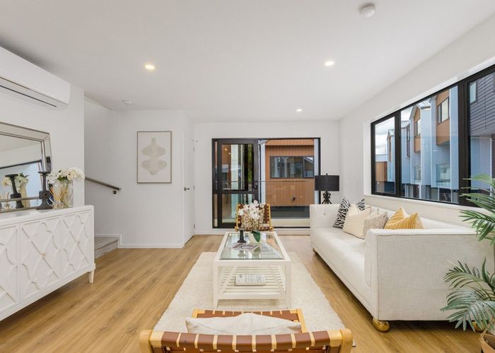  at 3/6 Woodhouse Place, West Harbour, Waitakere City, Auckland