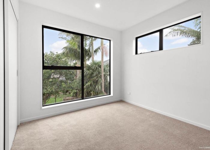  at 1/105 Hobsonville Road, West Harbour, Waitakere City, Auckland