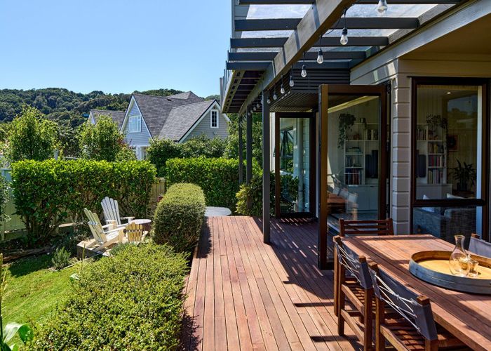  at 8 Cheviot Road, Lowry Bay, Eastbourne, Lower Hutt, Wellington