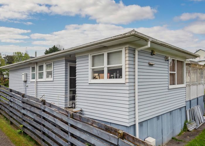  at Glenfield, North Shore City, Auckland