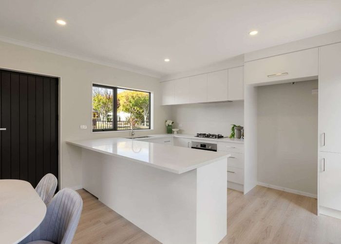  at 2/1A Heather Place, Melville, Hamilton, Waikato