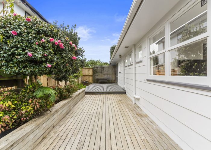  at 1/11 Talavera Place, Te Atatu South, Auckland