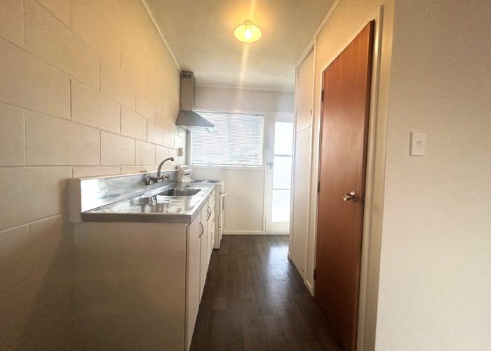  at 4/318 Te Atatu  Road, Te Atatu South, Waitakere City, Auckland