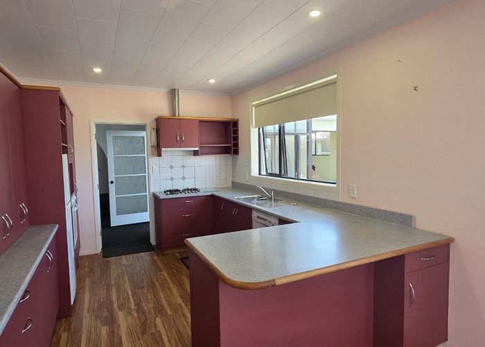  at 7 Poplar Grove, Whalers Gate, New Plymouth, Taranaki