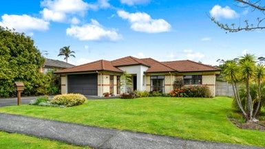  at 5 Fairford Avenue, Henderson, Auckland