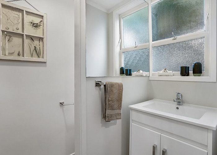  at 2/20 Shelly Beach Road, Saint Marys Bay, Auckland City, Auckland