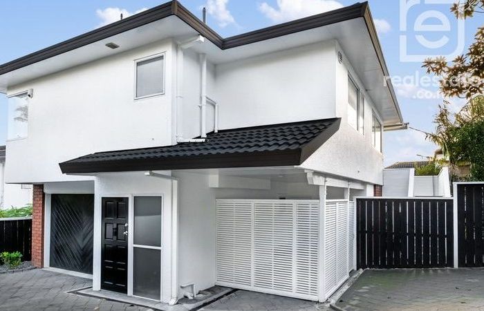  at 2/36 Nihill Crescent, Mission Bay, Auckland