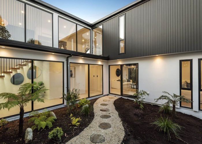  at 13 Waimana Avenue, Northcote Point, North Shore City, Auckland