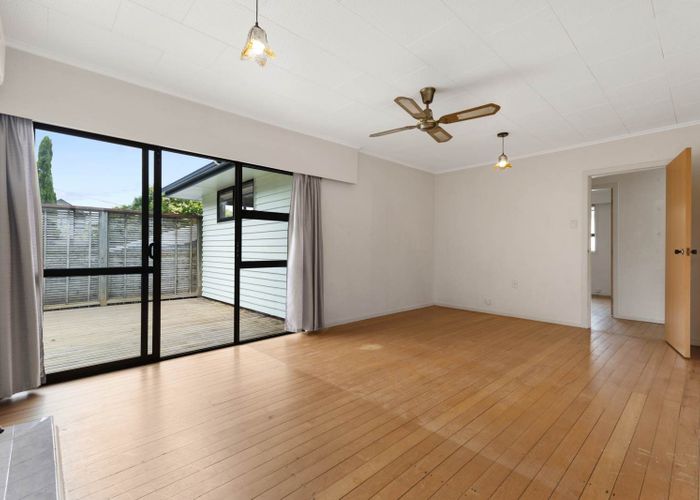  at 2 Potiki Place, Glen Innes, Auckland City, Auckland