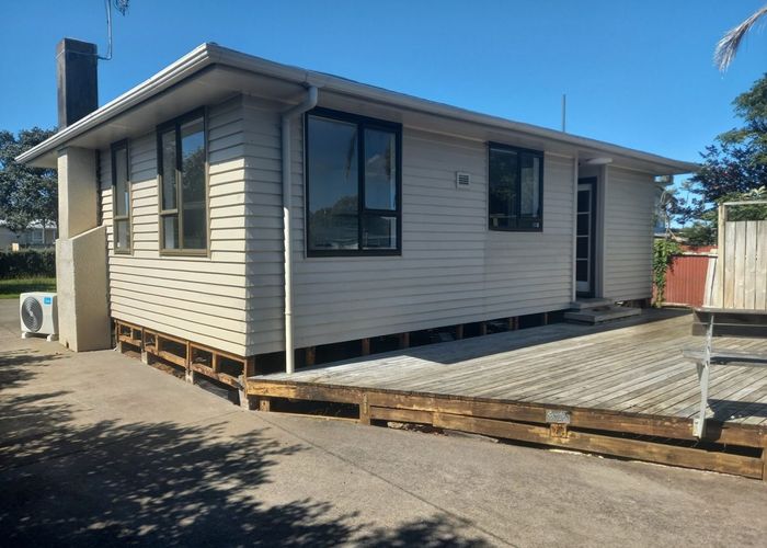  at Mangere Bridge, Manukau City, Auckland