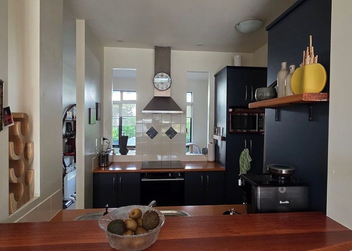  at 11/2 Armoy Drive, East Tamaki, Manukau City, Auckland