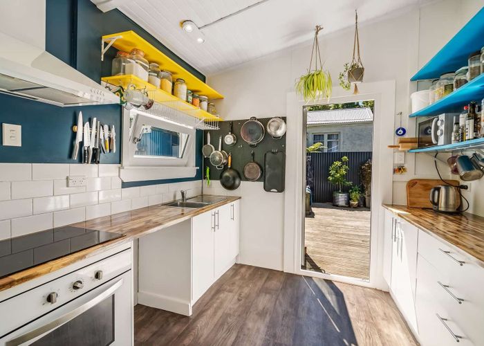  at 17 Adderley Terrace, Ravensbourne, Dunedin