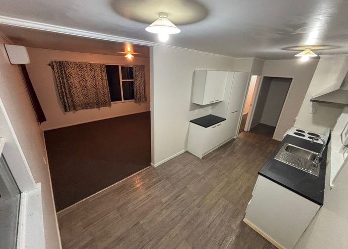  at 17 Thornlow Street, Glendene, Waitakere City, Auckland