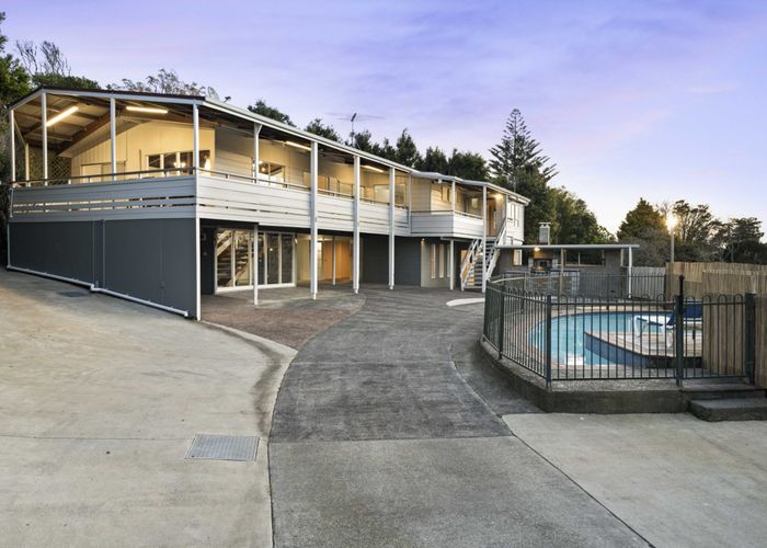  at 10 Lilburn Crescent, Massey, Waitakere City, Auckland