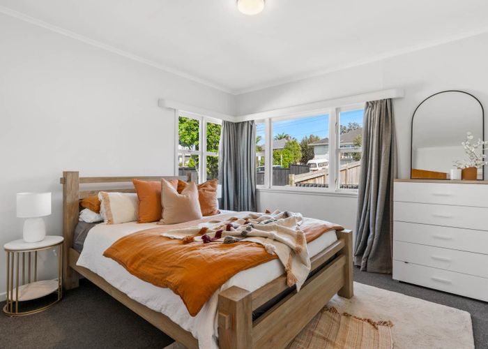  at 97 Sylvan Avenue, Northcote, North Shore City, Auckland