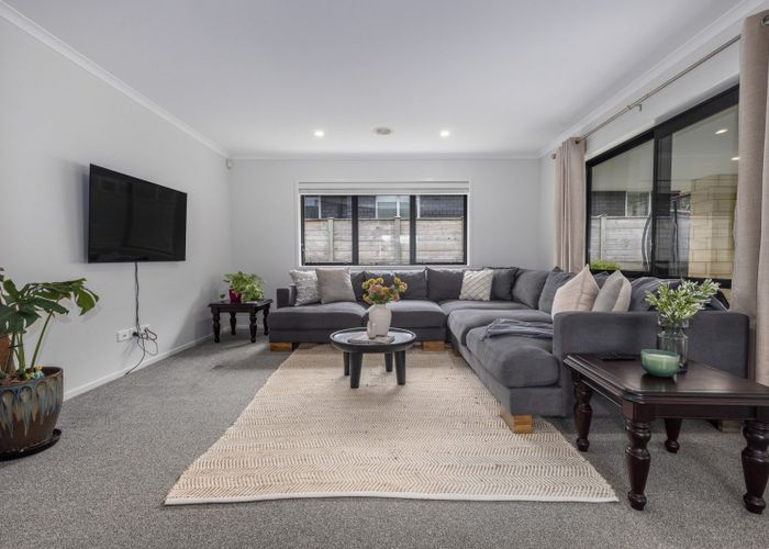  at 28 Mooring Close, Whitby, Porirua, Wellington